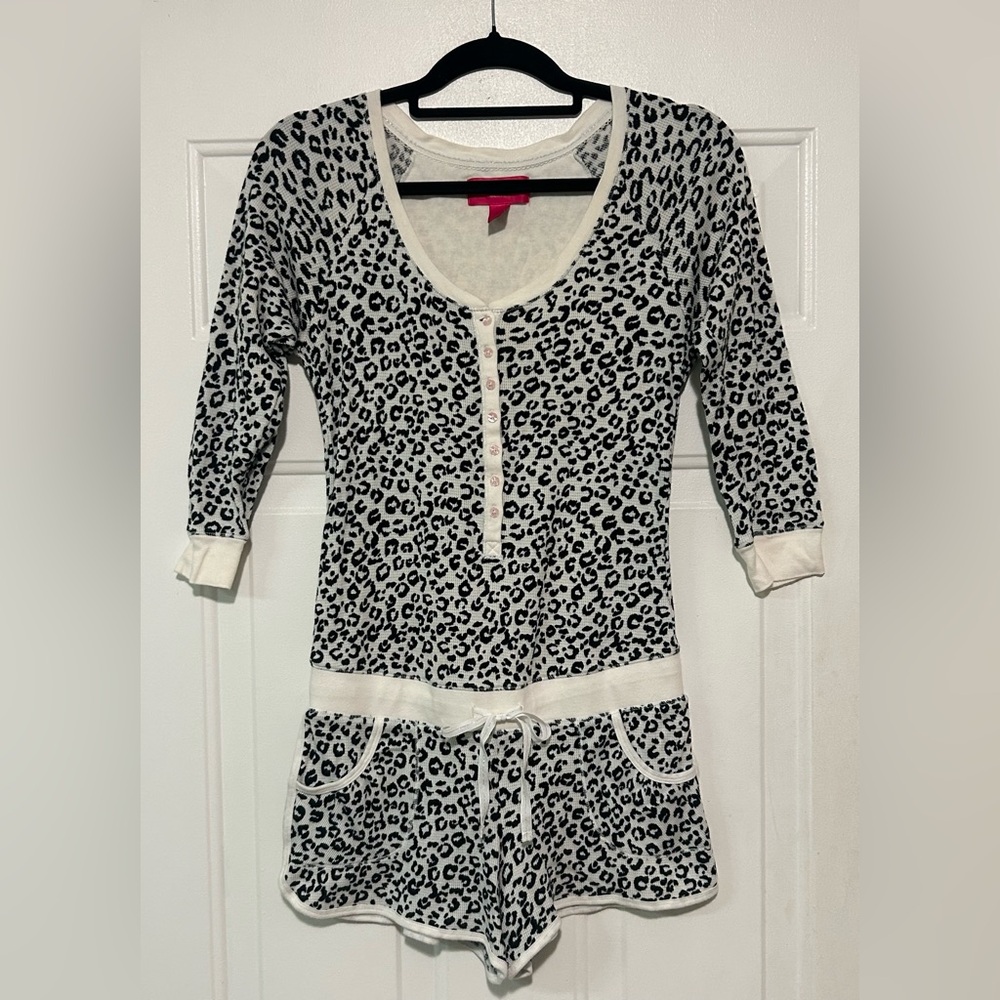 Victoria Secret Sleepwear Black Ivory Leopard One Piece Romper Sz XS Drawstring